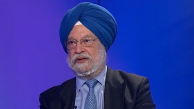 Union petroleum and natural gas minister Hardeep Singh in an interview with CNN's Becky Anderson. (Twitter/@BeckyCNN)