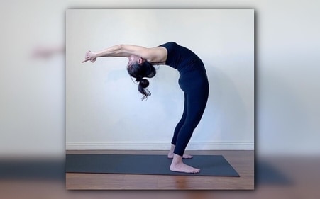 Hasta Uttanasana or raised arm yoga pose (Instagram/@nikkiwellsyoga) Hasta Uttanasana or raised arm yoga pose (Instagram/@nikkiwellsyoga)