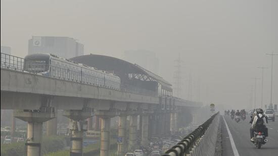 Air Pollution in Delhi: Patients start lining up at hospitals with  breathing woes