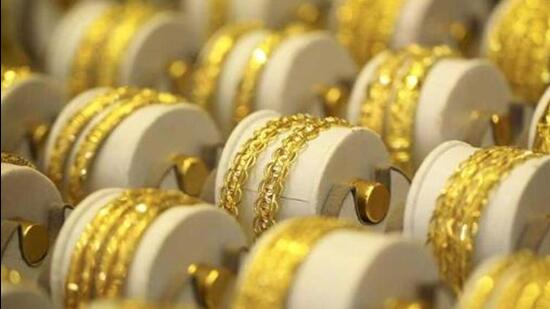 On the evening of October 29, the family received a courier purportedly from a jeweller in Saraffa Bazar, Hapur district. When they opened it up, they were shocked to see that it contained some of the stolen jewellery. (Representative image)