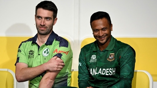 Bangladesh captain Shakib Al Hasan along with his Irish counterpart Andrew Balbirnie (AFP)