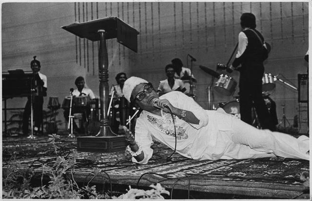 Kishore Kumar during a stage show. (HT Photo) Kishore Kumar during a stage show. (HT Photo)