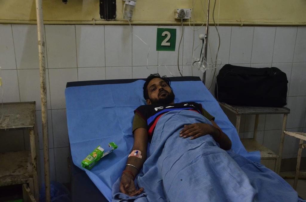 The workers who fainted were rushed to the civil hospital (HT Photo) The workers who fainted were rushed to the civil hospital (HT Photo)