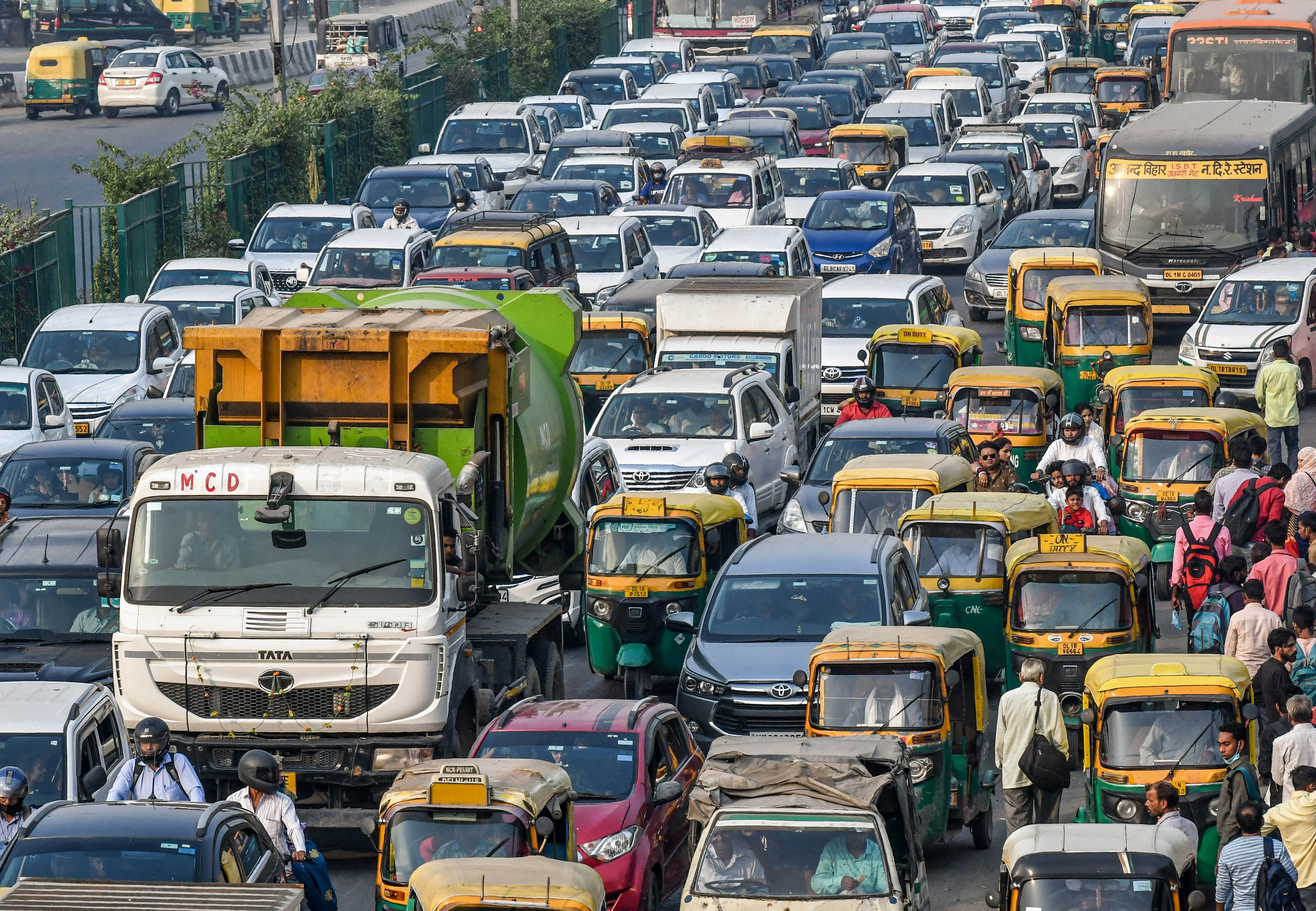 There will be a stop in the traffic movement on the Noida-Greater Noida Expressway for at least 10 minutes during President Murmu's visit to the India Expo Centre in Greater Noida. (PTI Photo) There will be a stop in the traffic movement on the Noida-Greater Noida Expressway for at least 10 minutes during President Murmu's visit to the India Expo Centre in Greater Noida. (PTI Photo)