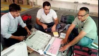 Keen contest on cards for Adampur bypoll on Thursday Keen contest on cards for Adampur bypoll on Thursday