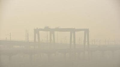 Heavy smog has been deteriorating the city’s air quality, as seen here early morning at Majlis Park in New Delhi, India, on Wednesday, November 2, 2022. (HT Photos)