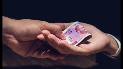 The Punjab Vigilance Bureau (VB) on Tuesday arrested its own Inspector Amolak Singh for accepting a bribe of  ₹5,000.