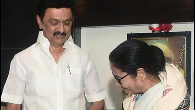 West Bengal chief minister Mamata Banerjee with her Tamil Nadu counterpart M K Stalin in Chennai on Wednesday. (ANI) West Bengal chief minister Mamata Banerjee with her Tamil Nadu counterpart M K Stalin in Chennai on Wednesday. (ANI)