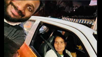Rahul Sasi with Uber driver. (LinkedIn/@RahulSasi) Rahul Sasi with Uber driver. (LinkedIn/@RahulSasi)