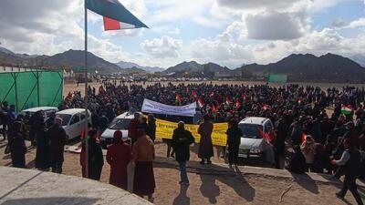 In Leh, the protest rally organised by KDA and LAB started from the stadium near the petrol pump to Polo Ground. (Twitter/NawangTsondus) In Leh, the protest rally organised by KDA and LAB started from the stadium near the petrol pump to Polo Ground. (Twitter/NawangTsondus)