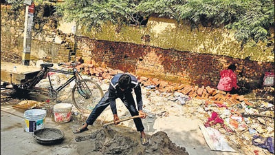 Construction work near Old JNU campus. (HT Photo) Construction work near Old JNU campus. (HT Photo)