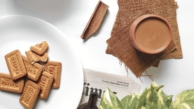 Dieting to lose weight but craving those evening snacks with tea? No worries, you can still have those tasty snacks with your tea. Making intelligent snack choices is essential if you want to eat healthily and manage your weight. It is ideal to nibble on snacks that are grain-based, oil-free and healthy. In an interview with HT Lifestyle's Zarafshan Shiraz, Anchal Abrol, Co-Founder of Snaqary, suggested these oil-free snacks to pair up with your evening tea: (Image by Mr. Flatlay from Pixabay ) Dieting to lose weight but craving those evening snacks with tea? No worries, you can still have those tasty snacks with your tea. Making intelligent snack choices is essential if you want to eat healthily and manage your weight. It is ideal to nibble on snacks that are grain-based, oil-free and healthy. In an interview with HT Lifestyle's Zarafshan Shiraz, Anchal Abrol, Co-Founder of Snaqary, suggested these oil-free snacks to pair up with your evening tea: (Image by Mr. Flatlay from Pixabay )