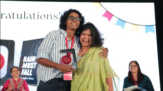 Nandita Basu (left) with Sayoni Basu of Duckbill Books (Neev Literature Festival)