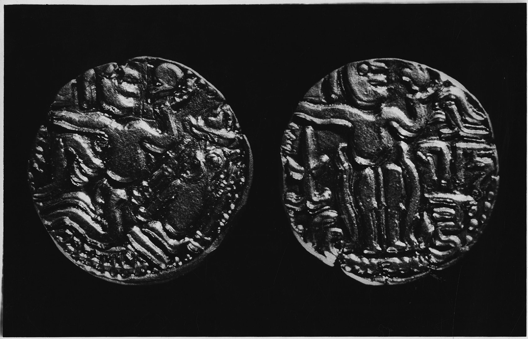 Chola King Rajendra Period's Coins. (HT Photo)