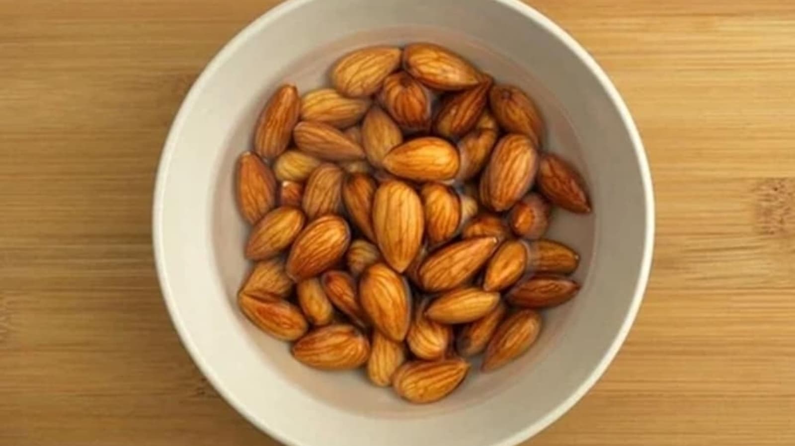 soaked-almonds-8-delicious-ways-to-add-the-wonderful-nuts-to-your-diet