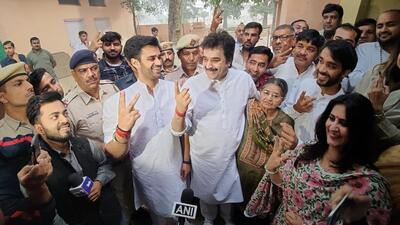 BJP candidate Bhavya Bishnoi (centre), his father and former Adampur MLA Kuldeep Bishnoi, grandmother Jasma Devi and mother Renuka Bishnoi after casting their votes during the byelection on Thursday. (HT Photo) BJP candidate Bhavya Bishnoi (centre), his father and former Adampur MLA Kuldeep Bishnoi, grandmother Jasma Devi and mother Renuka Bishnoi after casting their votes during the byelection on Thursday. (HT Photo)