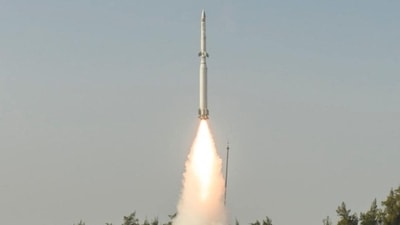 The AD-1 missile is propelled by a two-stage solid motor and equipped with an indigenously-developed advanced control system (Photo: Defence ministry) The AD-1 missile is propelled by a two-stage solid motor and equipped with an indigenously-developed advanced control system (Photo: Defence ministry)