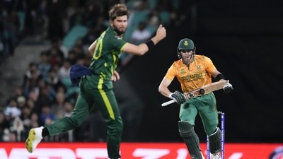 South Africa's Tristan Stubbs bats during the T20 World Cup cricket match between Pakistan and South Africa in Sydney, Australia, Thursday, Nov. 3, 2022. (AP Photo/Rick Rycroft) (AP)