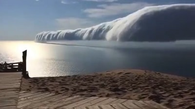 Rolled clouds in Lake Michigan. (Reddit/@pacmanpill) Rolled clouds in Lake Michigan. (Reddit/@pacmanpill)
