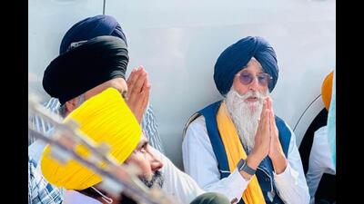 Sukhbir Singh Badal said the joining would further strengthen the SAD and was in line with the efforts being made to forge ‘panthic unity’ in the face of onslaughts on the Sikh community and its institutions. (HT file photo) Sukhbir Singh Badal said the joining would further strengthen the SAD and was in line with the efforts being made to forge ‘panthic unity’ in the face of onslaughts on the Sikh community and its institutions. (HT file photo)