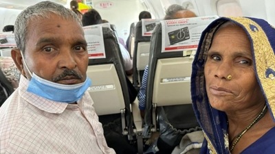The man bought food for this couple from UP, who boarded the flight for the first time. (LinkedIn/@Amitabh Shah) The man bought food for this couple from UP, who boarded the flight for the first time. (LinkedIn/@Amitabh Shah)