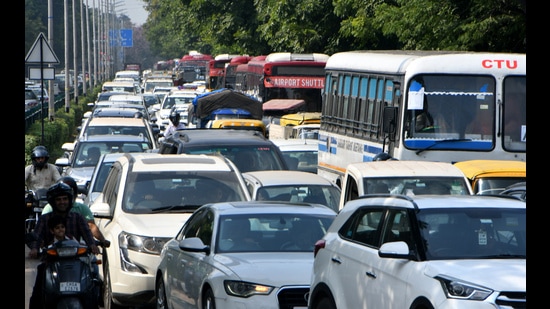 RITES, which has been working on a comprehensive mobility plan for the tricity, had also recommended metro rail for Chandigarh in its first report readied in 2009. (HT Photo)
