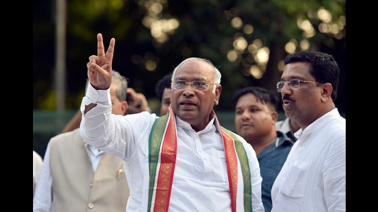 Minutes before the Gujarat poll schedule was released by the Election Commission on Thursday, Congress chief Mallikarjun Kharge announced 10 promises by the party (Hindustan Times)