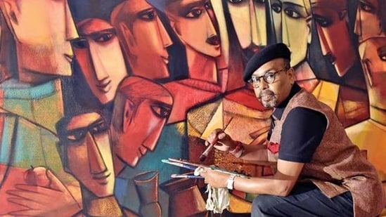 Artist Paresh Maity with his artwork. (HT File)