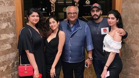 Boney Kapoor with his four kids: Anshula Kapoor, Janhvi Kapoor, Arjun Kapoor and Khushi Kapoor.