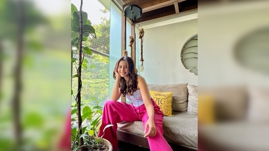Rakul Preet's post garnered more than 1 lakh likes in less than 24 hours. One fan complimented the actor and wrote, "You are very beautiful mam," while another gasped, "wow."(Instagram/@rakulpreet)