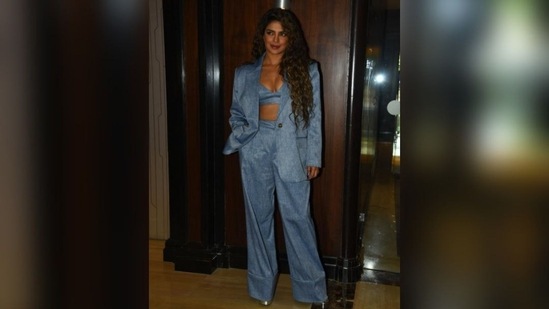 The Quantico star is making the most of her trip to Mumbai. Even a day earlier, Priyanka was spotted in a bold white outfit. Tied in a very busy schedule, Priyanka is also being spotted in those special places in Mumbai which are very close to her heart. The actress has been the talk of the town ever since she came back to India. (HT Photos/Varinder Chawla)