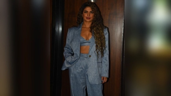 Over the years, Priyanka has experimented a lot with her looks, and her style has dramatically changed. After returning to India, the actress didn't let her admirers down with her on-point fashion game. She frequently appears dressed in cozy clothing with stylish flair and a seductive attitude.(HT Photos/Varinder Chawla)