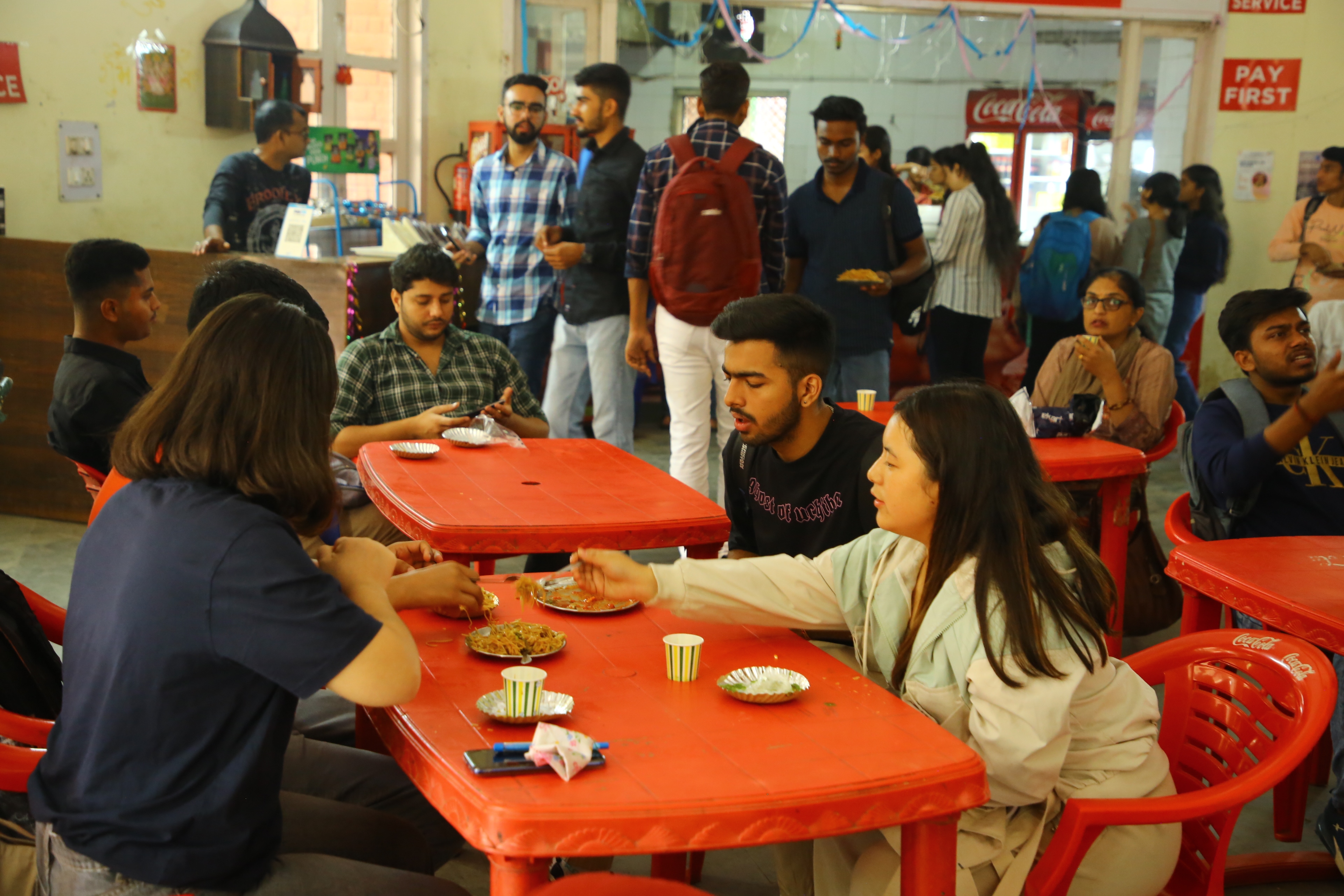 When in college, how can one not explore canteen food? That’s what the freshers at Ramjas College did on day one. (Photo: Manoj Verma/HT) When in college, how can one not explore canteen food? That’s what the freshers at Ramjas College did on day one. (Photo: Manoj Verma/HT)