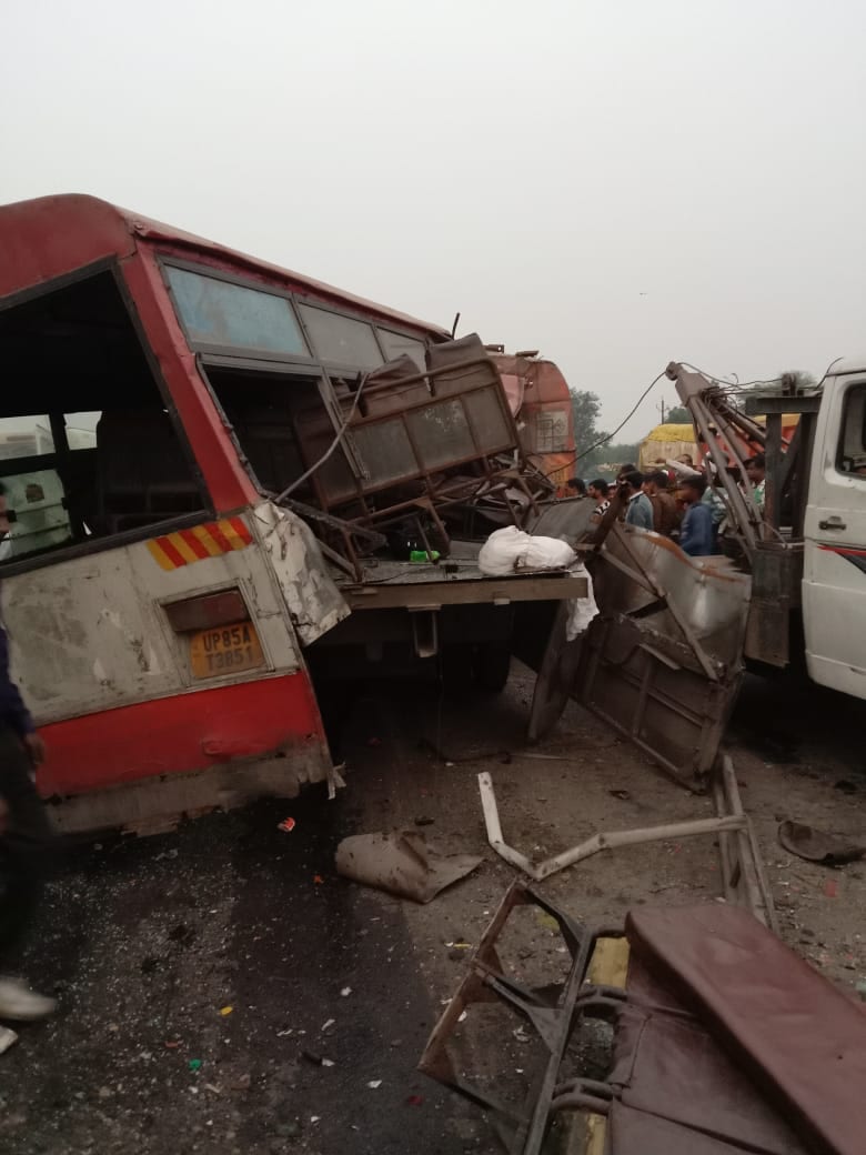 The injured passengers have been admitted to the SN Hospital emergency in Agra. (Sourced)