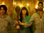 Phone Bhoot moview review: Katrina Kaif, Ishaan Khatter, and Siddhant Chaturvedi in a still from the film. Phone Bhoot moview review: Katrina Kaif, Ishaan Khatter, and Siddhant Chaturvedi in a still from the film.