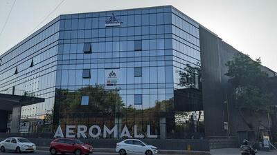 Though the Aero Mall inauguration missed the October 15 deadline, Pune airport authorities said that it is expected to be opened for public in the next 10-15 days. (SHANKAR NARAYAN/HT)