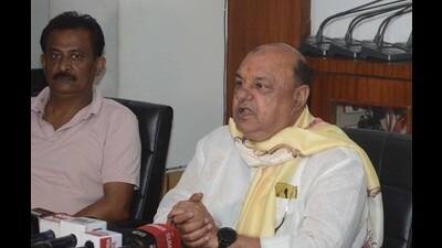 Ludhiana West MLA Gurpreet Gogi announced that bi-hourly parking will continue at BRS Nagar parking lot. However, the rate of monthly pass has been slashed from ₹700 to ₹400 for two-wheelers and 1,400 to ₹800 for four-wheelers. (HT) Ludhiana West MLA Gurpreet Gogi announced that bi-hourly parking will continue at BRS Nagar parking lot. However, the rate of monthly pass has been slashed from ₹700 to ₹400 for two-wheelers and 1,400 to ₹800 for four-wheelers. (HT)