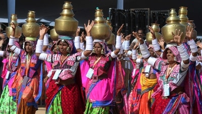 Folk artists performed the ‘Lambadi dance’ at the National Tribal Festival (HT Gallery) Folk artists performed the ‘Lambadi dance’ at the National Tribal Festival (HT Gallery)
