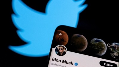 Twitter employees vented their frustrations about the layoffs on the social network, using the hashtag #OneTeam. (File) (REUTERS)