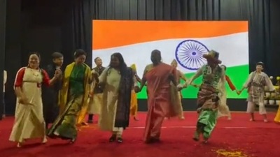 In a video shared by the Rashtrapati Bhavan on Twitter, the troupe was seen performing on the stage, where Murmu and Rai also joined. (Source: Twitter/@rashtrapatibhvn) In a video shared by the Rashtrapati Bhavan on Twitter, the troupe was seen performing on the stage, where Murmu and Rai also joined. (Source: Twitter/@rashtrapatibhvn)