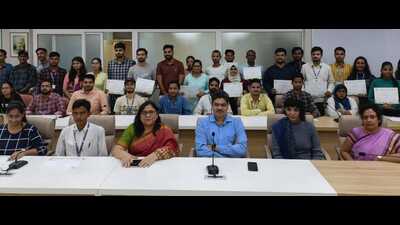 Lucknow University VC Prof Alok Kumar Rai (in blue shirt) along with other faculties and beneficiaries. (Sourced) Lucknow University VC Prof Alok Kumar Rai (in blue shirt) along with other faculties and beneficiaries. (Sourced)