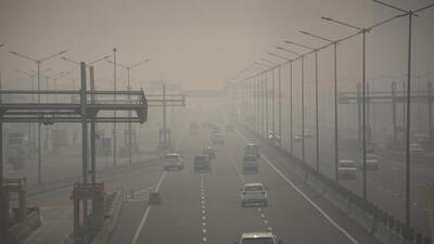 The 24-hour average AQI clocked 450 at 4pm on Thursday. (HT PHOTO) The 24-hour average AQI clocked 450 at 4pm on Thursday. (HT PHOTO)