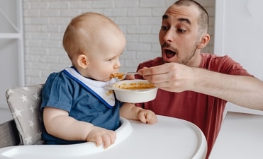 Tips on feeding your baby: Healthy and nutritious food at each stage (Karolina Grabowska) Tips on feeding your baby: Healthy and nutritious food at each stage (Karolina Grabowska)