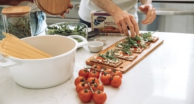 High protein vs high carb breakfasts; Which is healthier? Expert answers (Unsplash) High protein vs high carb breakfasts; Which is healthier? Expert answers (Unsplash)