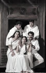 Ajith Kumar, Abbas, Mammootty, Aishwarya Rai and Tabu starred in Kandukondain Kandukondain. Ajith Kumar, Abbas, Mammootty, Aishwarya Rai and Tabu starred in Kandukondain Kandukondain.