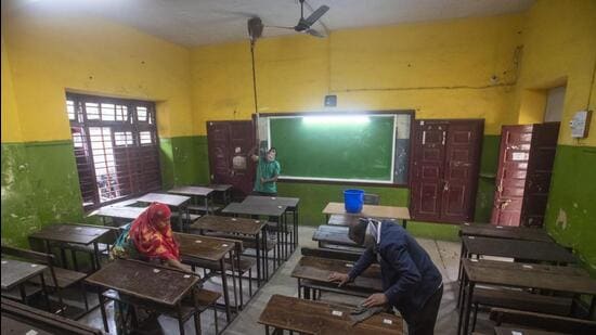 The report highlighted 10.6% of the schools did not have electricity. (HT Photo)