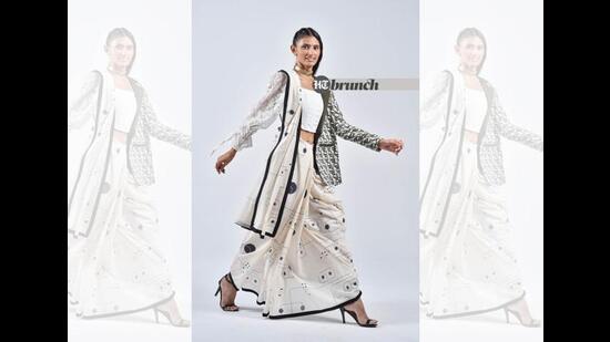 It goes well with a skirt or denimS, but it looks equally good with a lehenga or a saree; Corset by Lea Clothing; Coat by Mellow Drama; Shoes by Aldo; Neckpiece by Forest of Chintz; Saree by The Summer House (Raj K Raj) It goes well with a skirt or denimS, but it looks equally good with a lehenga or a saree; Corset by Lea Clothing; Coat by Mellow Drama; Shoes by Aldo; Neckpiece by Forest of Chintz; Saree by The Summer House (Raj K Raj)