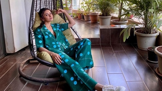 "Feeling Green around green," Rakul Preet captioned her post.(Instagram/@rakulpreet)