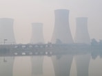 According to WHO (World Health Organisation), exposure to high levels of air pollution can cause a variety of adverse health outcomes (Sanjeev Kumar/HT) According to WHO (World Health Organisation), exposure to high levels of air pollution can cause a variety of adverse health outcomes (Sanjeev Kumar/HT)