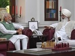 PM Modi with chief Baba Gurinder Singh Dhillon at Radha Soami Satsang Beas (RSSB).